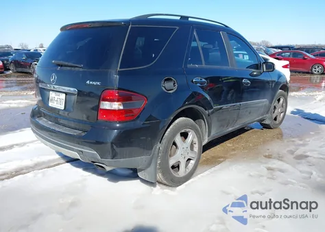 2006 Mercedes-Benz Ml 350 4Matic z USA, uszkodzony, nr VIN 4JGBB86EX6A114428